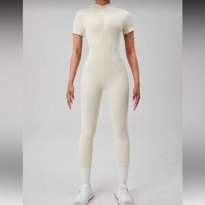 Creamy Sporty jumpsuit